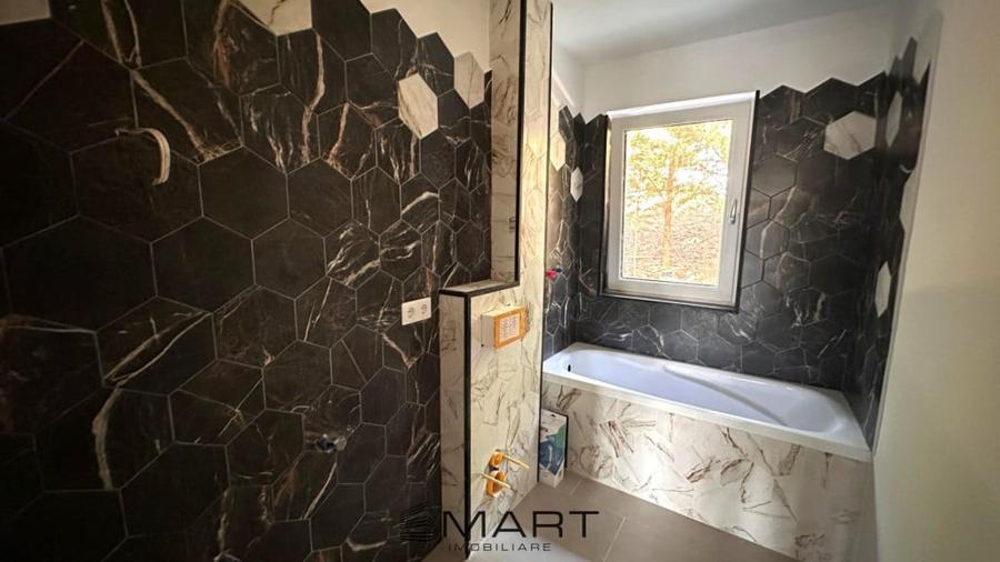 Apartament cu 3 camere semidecomandat în Sud