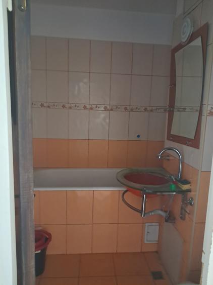 Apartament cu 4 camere în Colentina