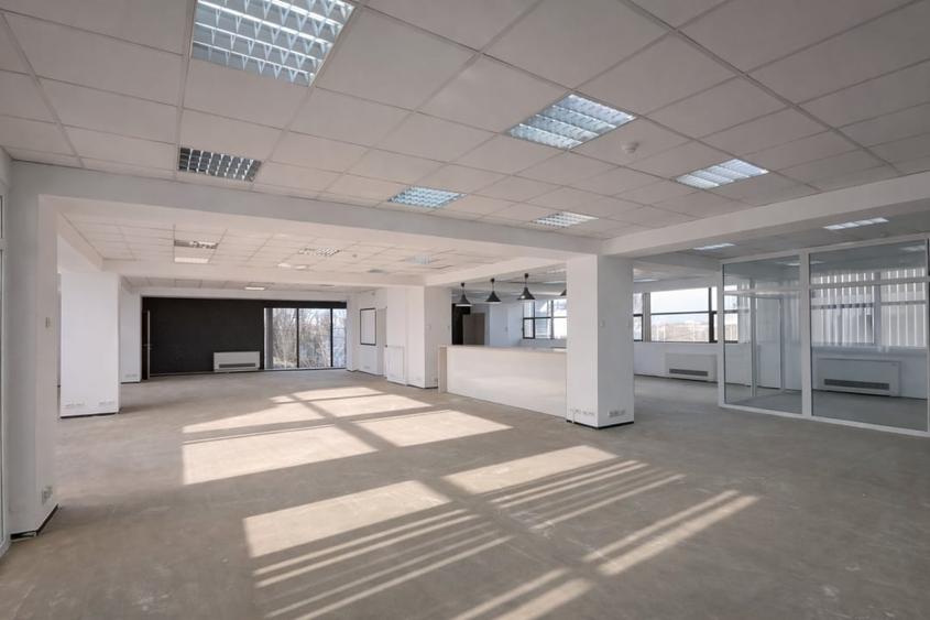 Birouri 200 - 330 mp | Expozitiei - Piata Presei Libere | Comision 0% - 9