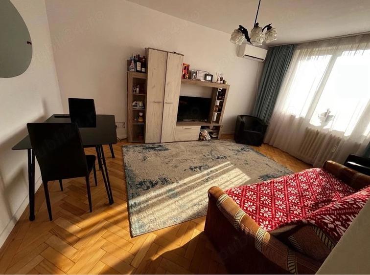 Apartament cu 2 camere semidecomandat în Berceni