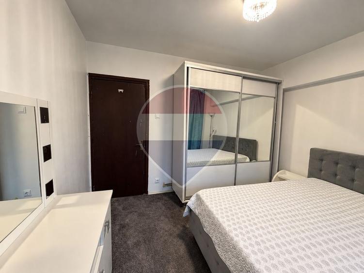 Apartament cu 3 camere decomandat, mobilat în Zețarilor