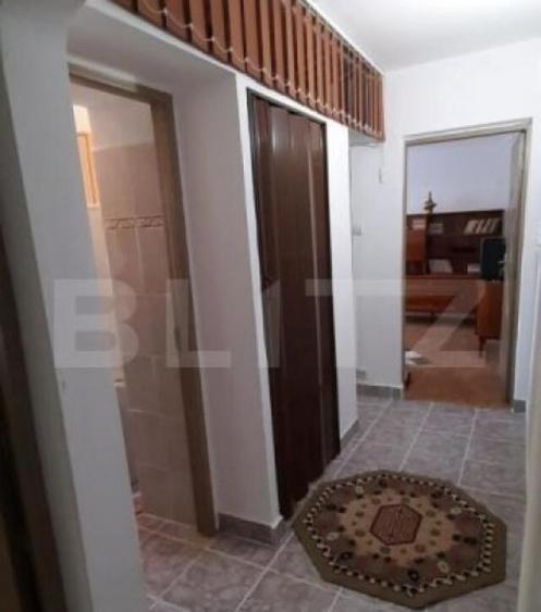 Apartament de vanzare, cu 3 camere, 56 mp, zona Micro 5 - 2