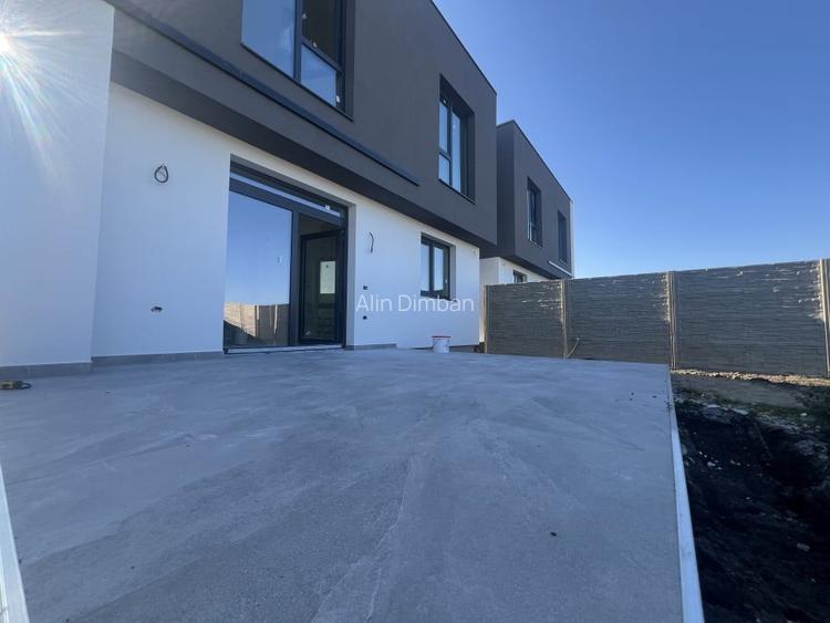 Duplex, 300mp teren, 105mp utili, la sosea - Sacalaz Duplex, 300mp teren, 105mp utili, la sosea - Sacalaz