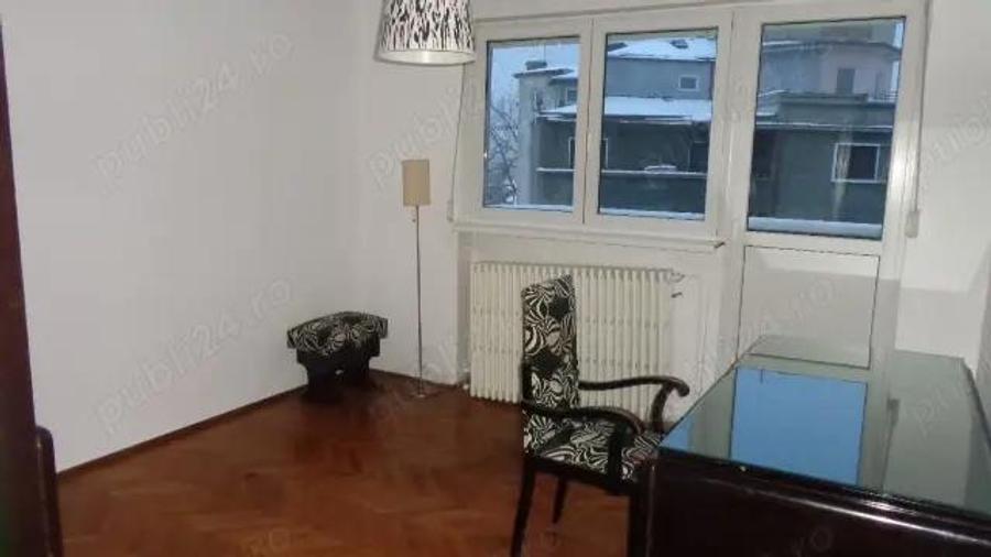 Apartament cu 4 camere, cu o suprafa?a utila de 105 m2, situat intre Pia?a Romana ?i Calea Victoriei - 5
