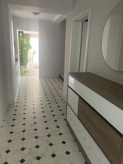 Mamaia Nord - Vila tip duplex P+2 , pe partea marii , la doi pasi de plaja - 5