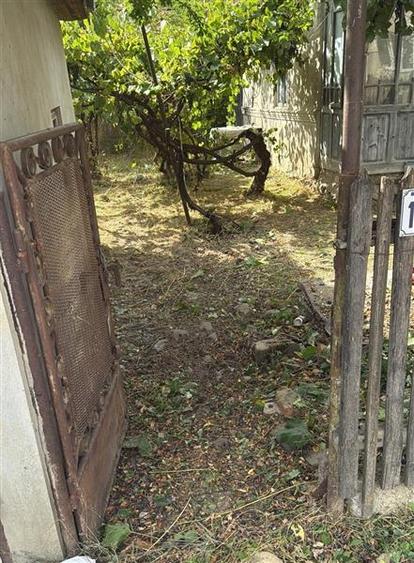 Teren intravilan de 1353 mp, în Beceni