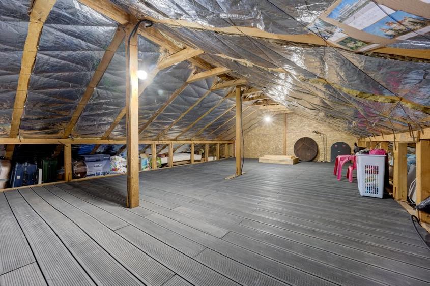 COMUNA BERCENI – TOAMNEI, CASA 5 CAMERE, 112 MP UTILI + POD 40 MP, LOT 320 MP! - 14