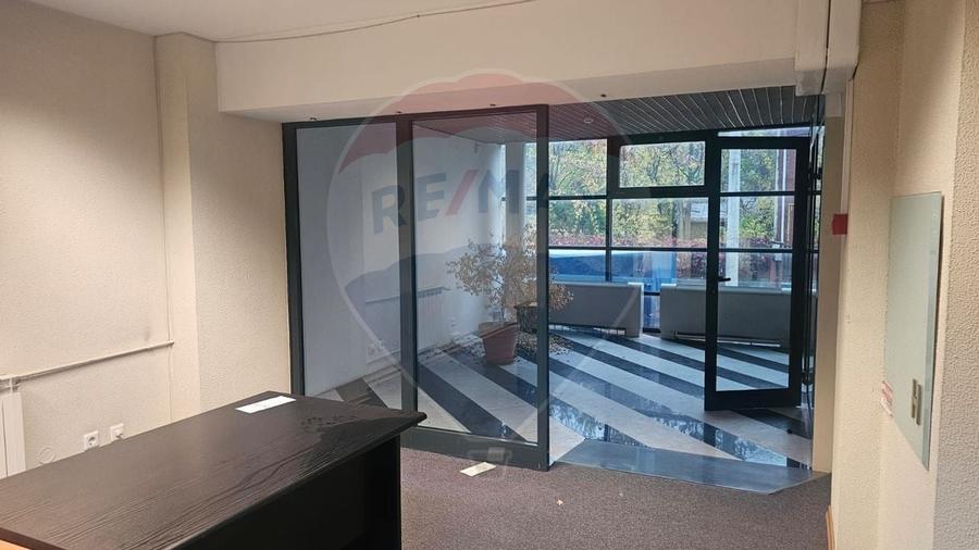 Hotel / Pensiune de vanzare în zona Barbu Vacarescu - 4