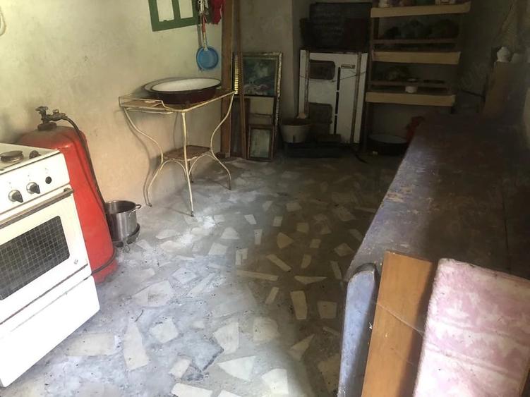 Casă cu 3 camere cu Teren 1900 Mp în Jina