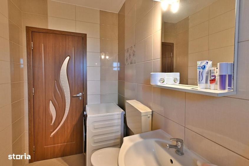 Apartament cu 3 camere semidecomandat în Central