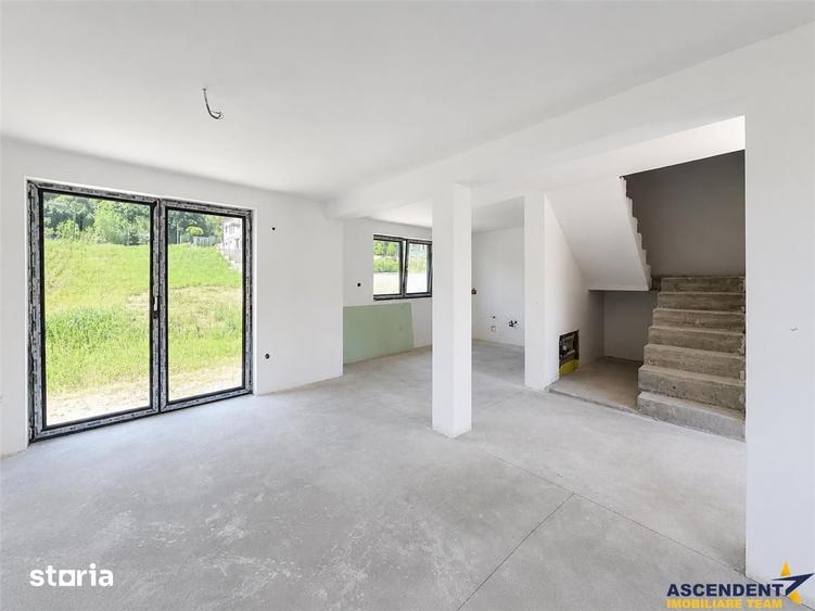 Casă cu 4 camere cu Teren 327 Mp în Ceuaș