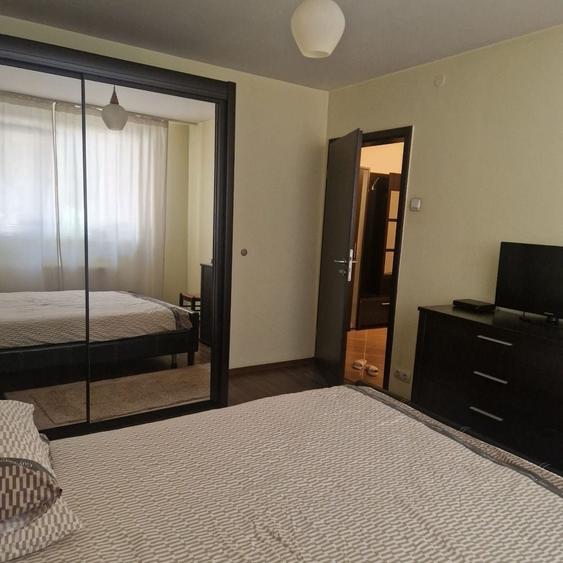 Apartament cu 3 camere decomandat în Micro 5