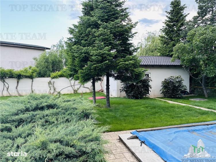 Casă cu 4 camere cu Piscina în Roșu
