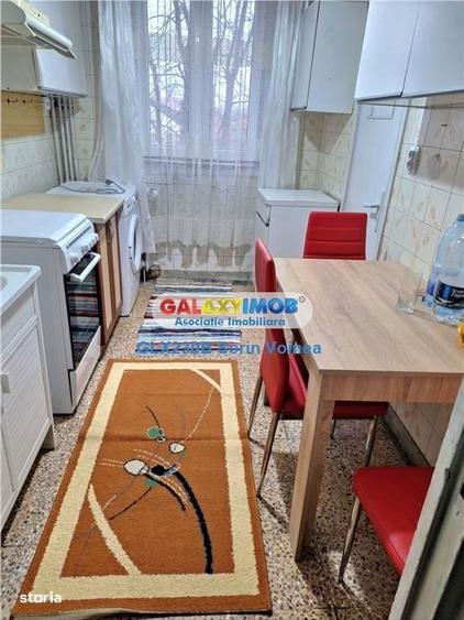 Apartament cu 4 camere decomandat, mobilat în Ozana