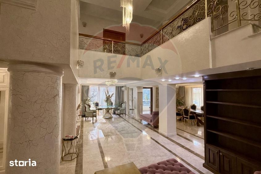 Casă cu 8 camere cu Piscina în Central