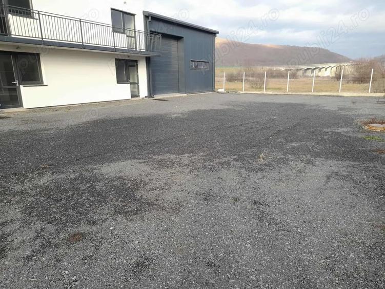 Spațiu comercial, de 463 mp, în Luna