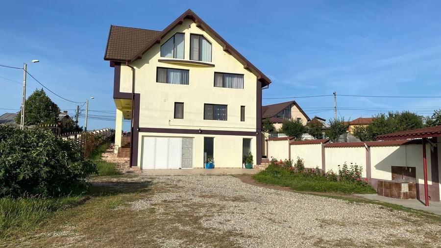 Casă cu 4 camere în Geamăna