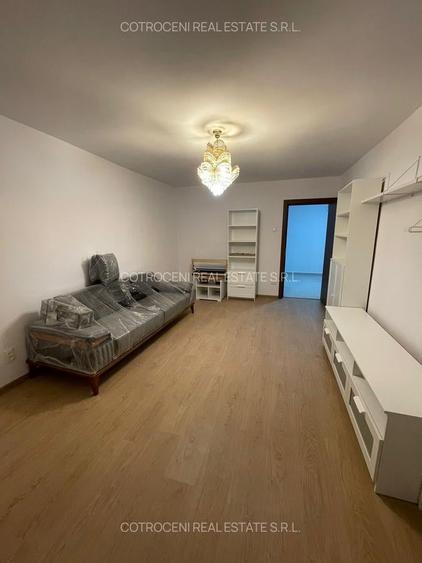 Apartament cu 4 camere decomandat în Gorjului