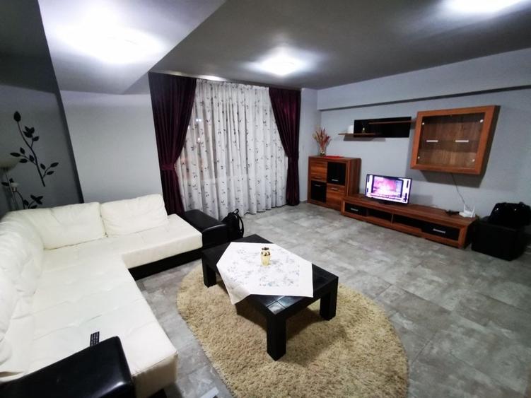 Apartament cu 2 camere semidecomandat în Podu Roș