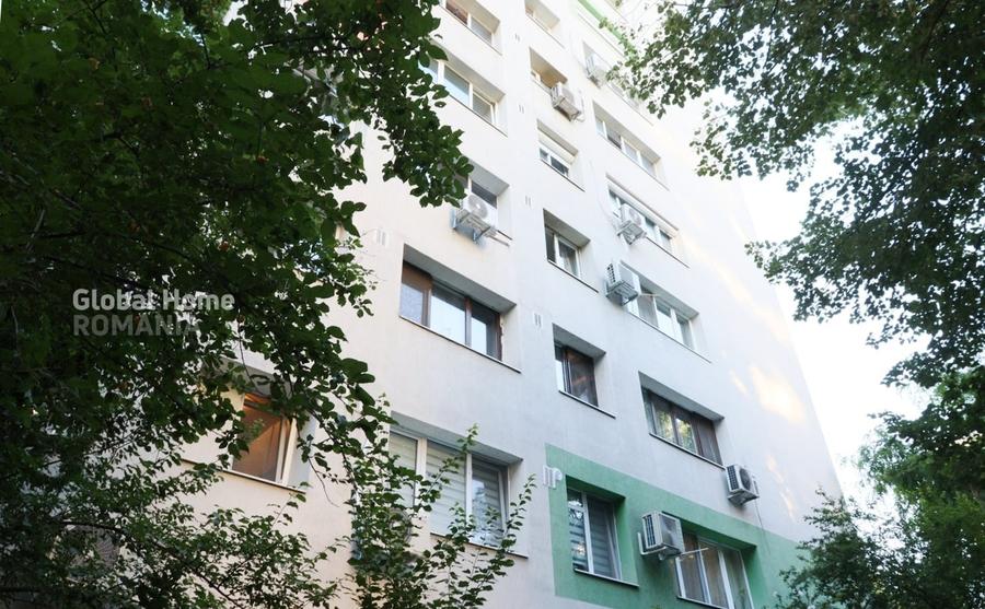 Apartament cu 3 camere semidecomandat în 1 Mai
