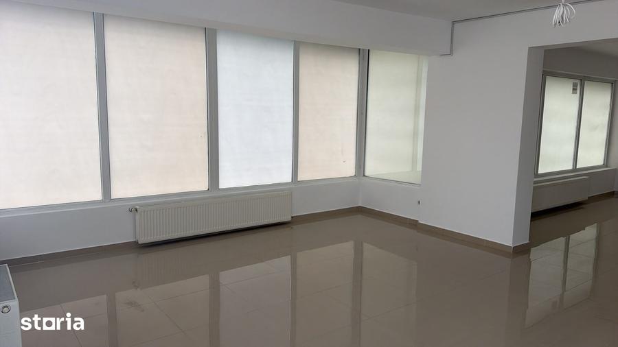 Spațiu comercial, de 65 mp, în Central