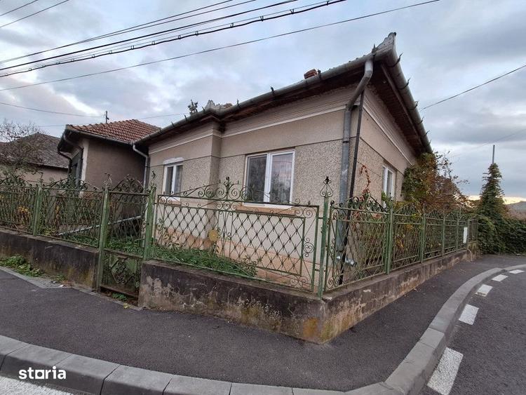 Casă cu 4 camere în Luna