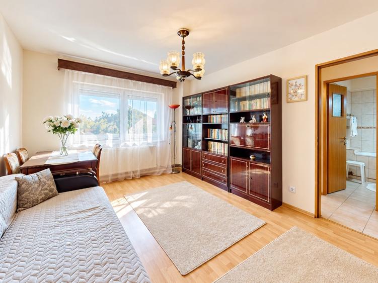 Apartament cu 2 camere semidecomandat, mobilat în Girocului