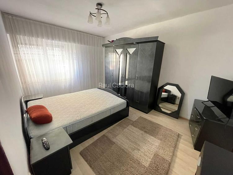 Apartament 2 camere foarte spatios in zona linistita (aproape de piata Rogerius)