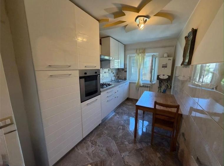Apartament cu 2 camere decomandat în Obor
