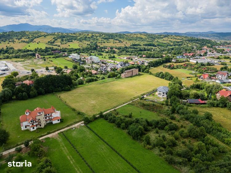 Casă cu Teren 2000 Mp în Central