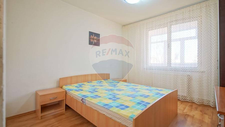 Apartament cu 3 camere semidecomandat, mobilat în Astra