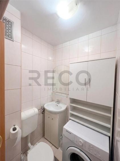 Apartament cu 3 camere decomandat în Cantemir