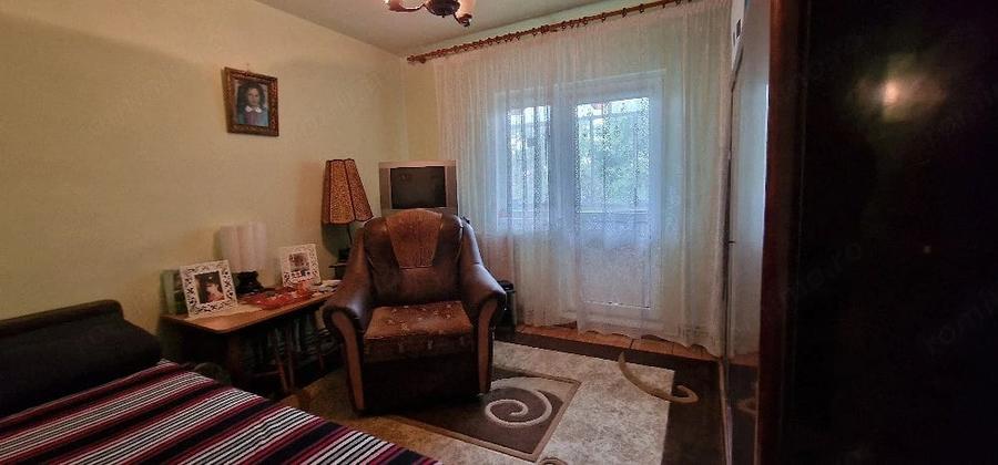 Apartament cu 4 camere decomandat în Mircea cel Bătrân