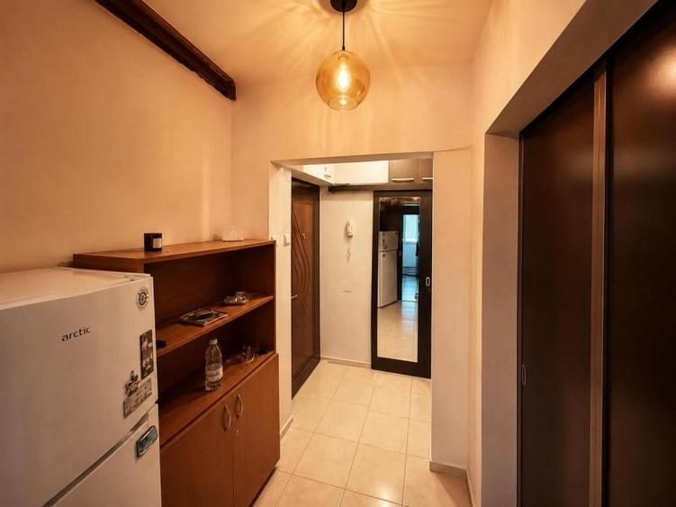 55000 euro -Garsoniera Gorjului - centrala proprie- bloc 1982 - 1