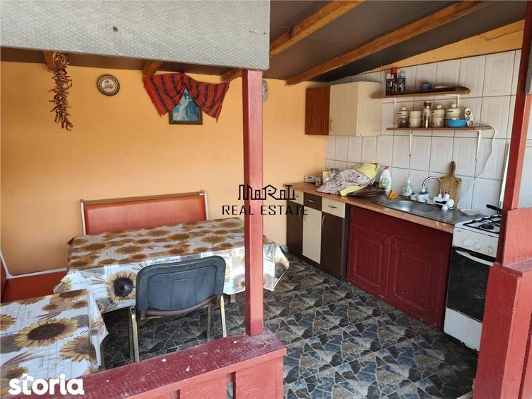 Proprietate spatioasa de vanzare in Gaesti, Dambovita - ideala pentru - 16