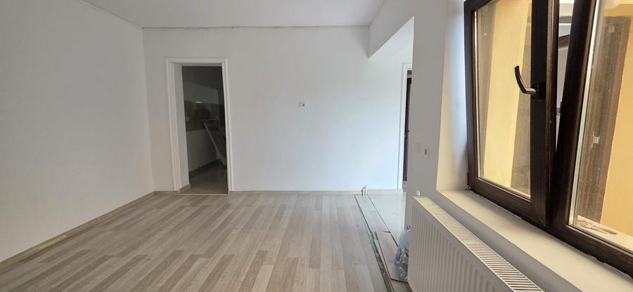 OCAZIE ! ZONA MEDEEA CASA 5 CAMERE SC=120 MP. CU TEREN 220 MP. PRET 135.000 EURO - 11