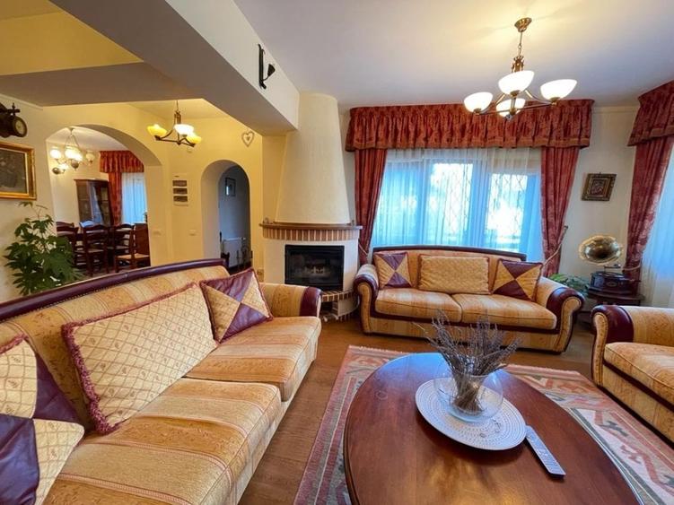 Vila de vanzare in Sinaia !!! Priveliste spectaculoasa spre muntii Bucegi!!! - 1