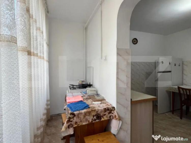 Apartament cu 2 camere, decomandat, zona Micro 3 - 6