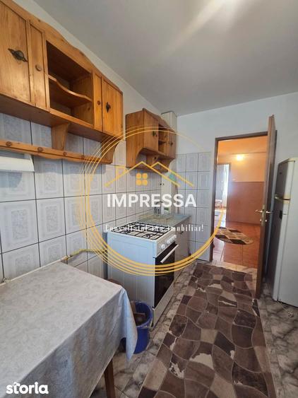 Se vinde apartament 4 camere, pozi?ie foarte buna 91.0000e etaj 2 - 6