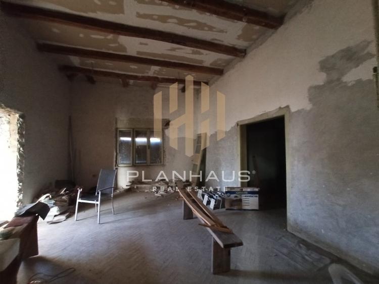 Casă individuală/sediu de firmă  , Tăuții Măgherăuș , strada principală - 7