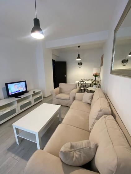 Apartament cu 2 camere decomandat, mobilat în Brâncoveanu