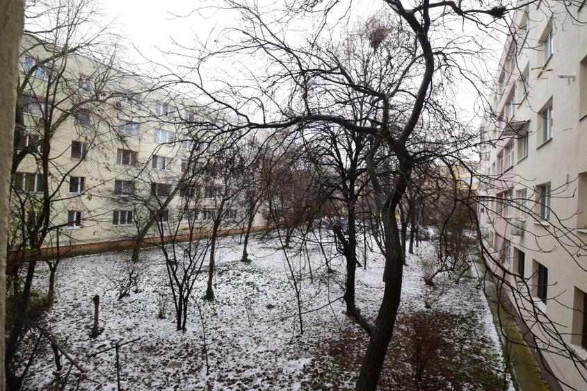 4 camere decomandat, centrală, boxă, etaj 1, 2 băi, Aleea Giurgeni - 1 Decembrie - 17