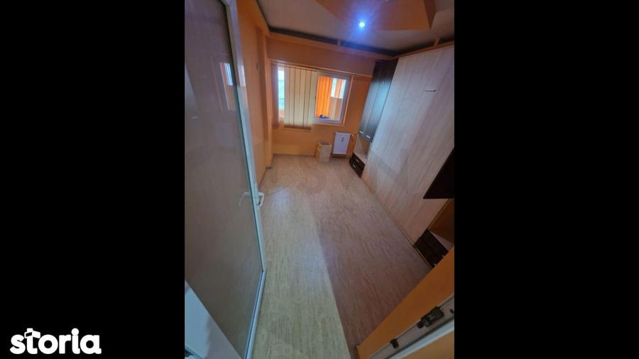 Apartament cu 4 camere în Pantelimon