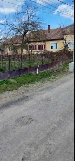 Vand casa de locuit sat Luieriu - 2