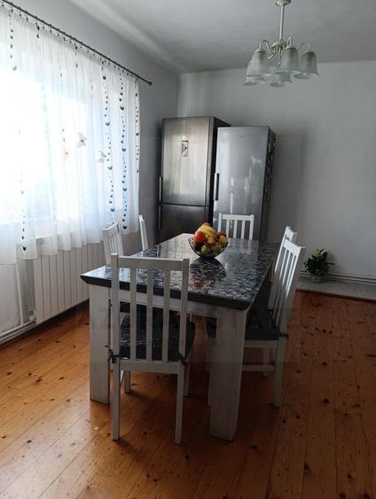 Casa Cisnadie etaj 1 integral cu intrare separata si curte comuna - 4