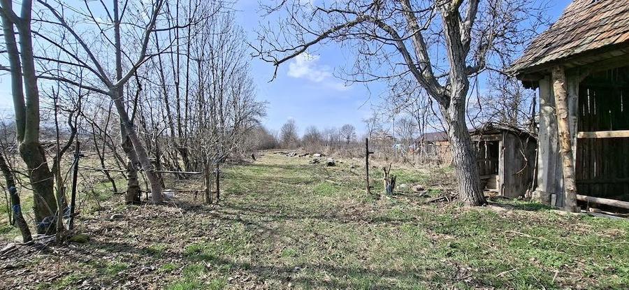 Vand Casa Compusa din 4 Camere - 2