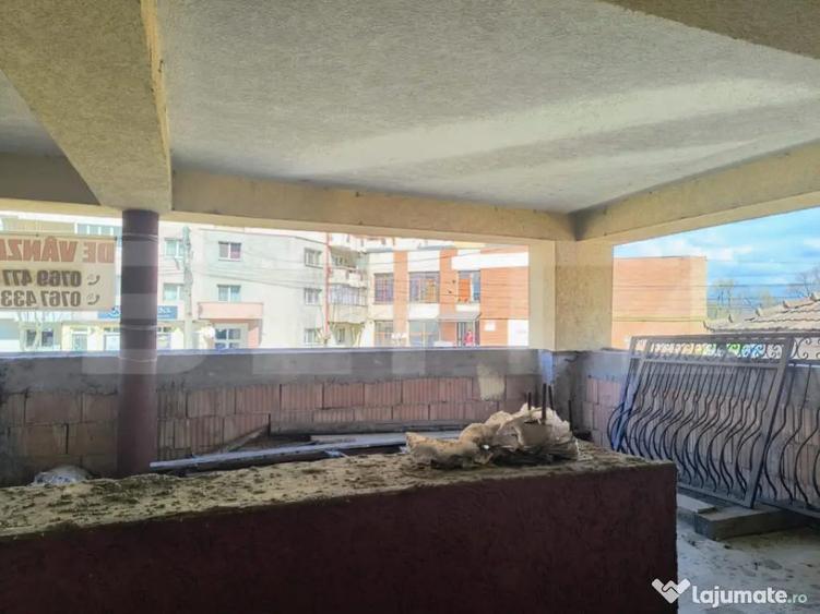 Casa spatioasa de vinzare,ideala atat pentru locuit ,inves - 3