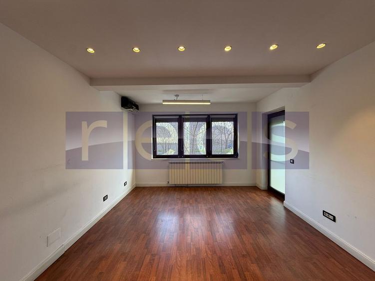 Casă individuală cu 7 camere cu Canalizare în Floreasca