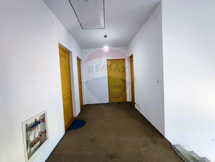 Casă / Vilă cu 5 camere de vânzare - 5