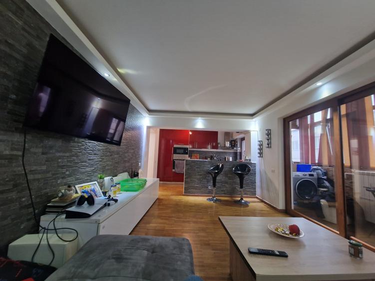 Navodari (Sud)- 3 camere decomandate, mobilat-utilat, etaj 3/4 - 3